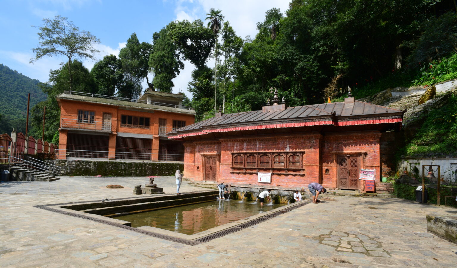 Vashisht Temple | Natural Water Hot Springs in Manali » Holiday Sarthi