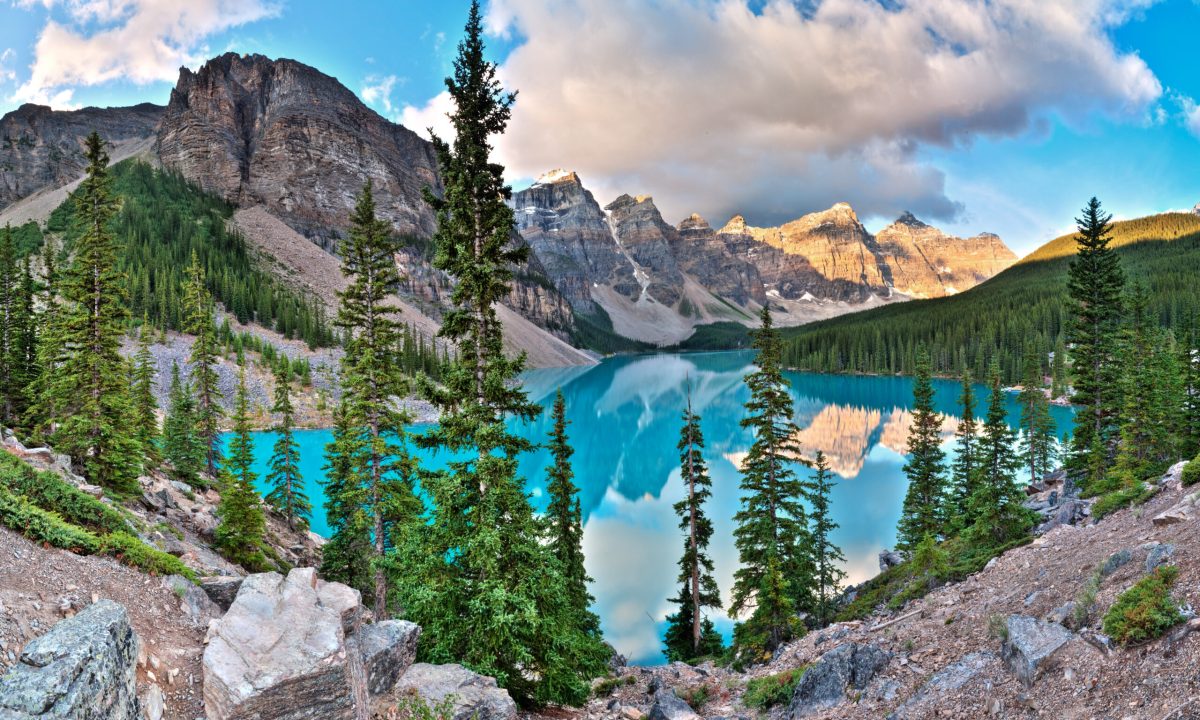 Banff-National-Park-Alberta-Most-Beautiful-Place-to-Visit-in-Canda