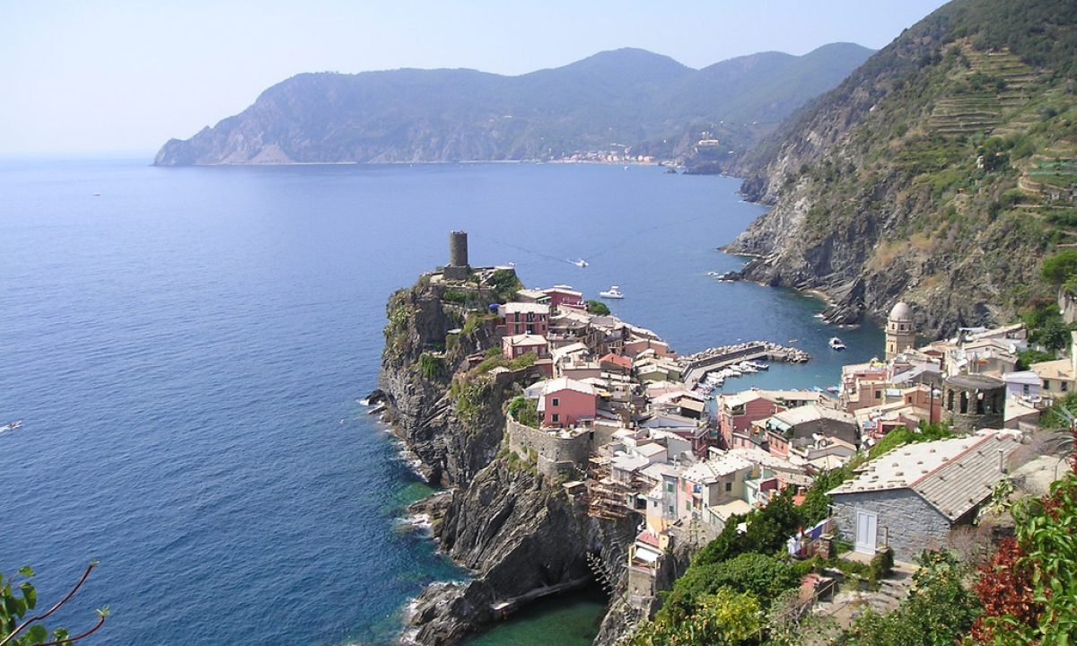 Cinque-Terre-Most-Beautiful-Treks-in-Europe.jpg