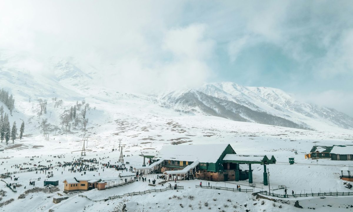 Gulmarg-India-Best-Ski-Resorts-of-World