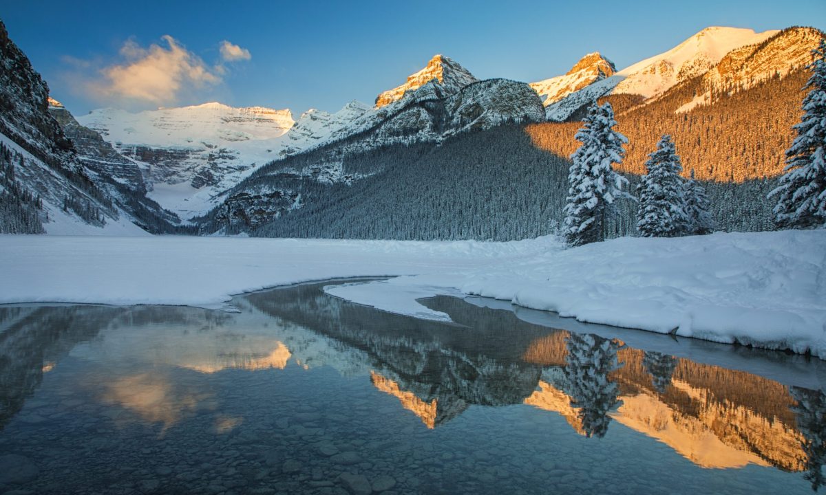 Lake-Louise-Canada-Best-Ski-Resorts-of-World