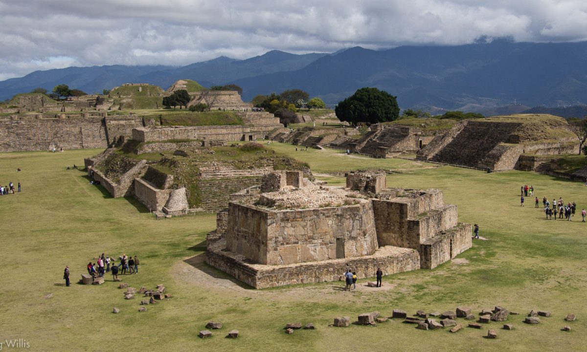 Gran Plaza from the South platform, Edificio J in front