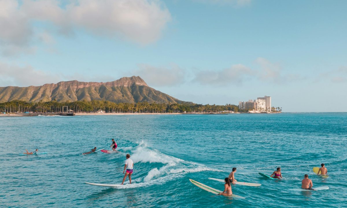 Waikiki-Beach-Hawaii-USA-Best-Beaches-for-Water-Sports-in-World